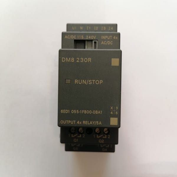 ماژول توسعه I/O لوگو زیمنس DM8 230R با 4 ورودی و 4 خروجی دیخیتال رله ای
