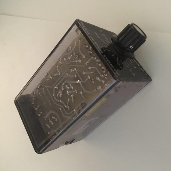 رله مکانیکی تاخیر زمانی 0 ثانیه الی 3 دقیقه مدل ELECTRONIC TIMER HM-E5