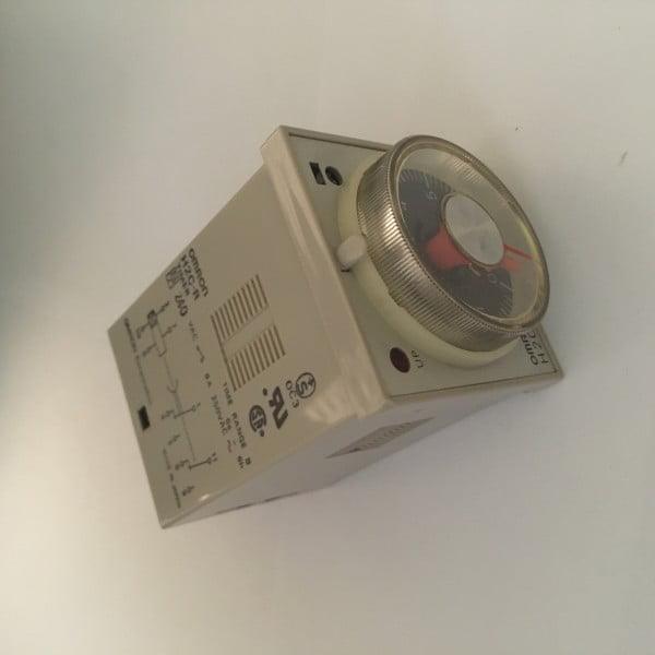 رله مکانیکی تاخیر زمانی 6 ثانیه الی 6 ساعت مدل Omron H2C-R-S Multifuntion Timer Zeitbereich New NFP